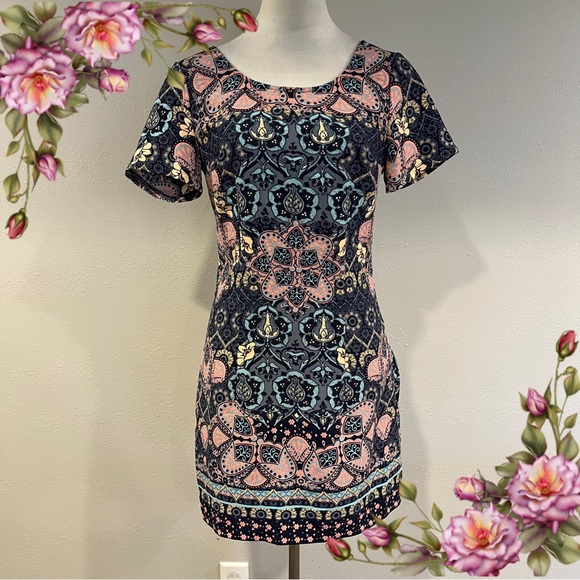 Hollister Dresses & Skirts - Hollister Navy and Pink Floral Print short sleeve‎ Women's mini Dress size small